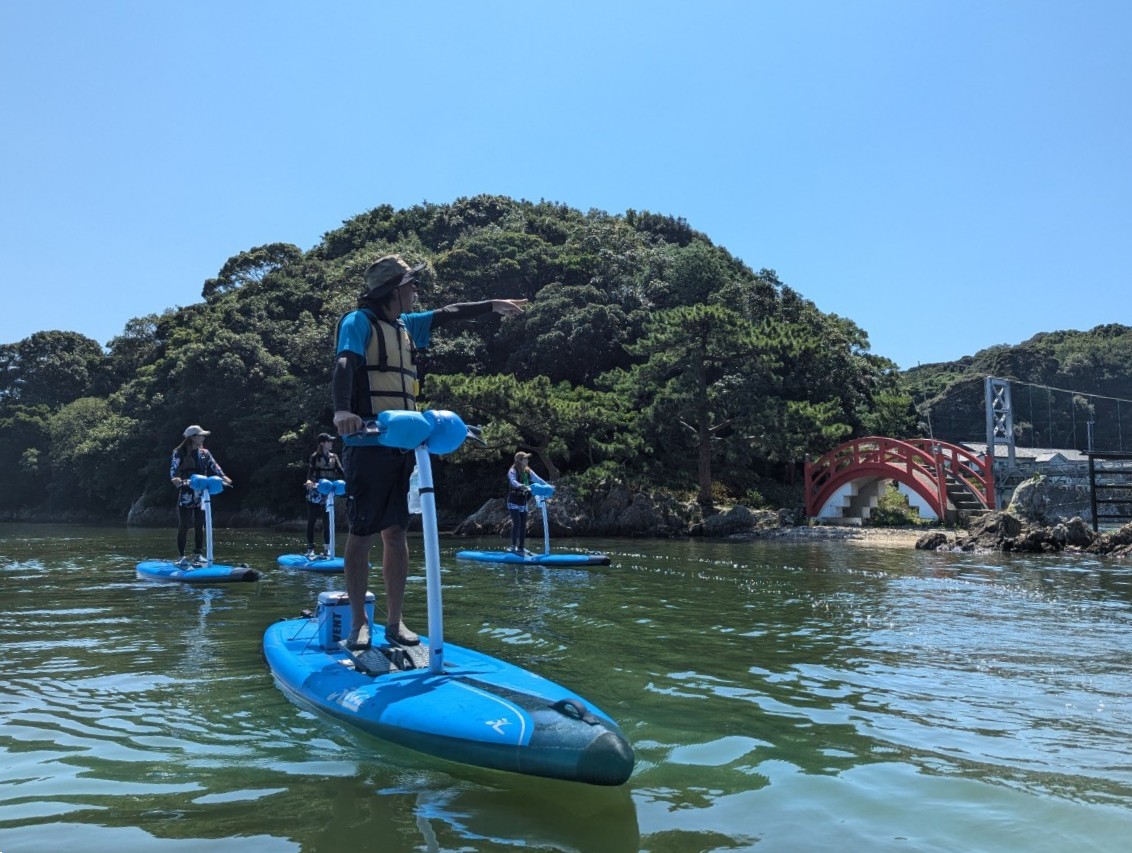 2025年受付終了】光あふれる湖上で朝活を。1人乗りペダルSUP【ガイド 